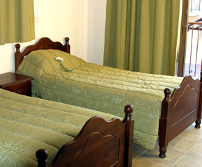 villa bedroom 2