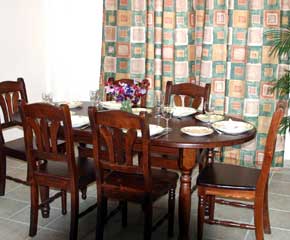 villa dining room