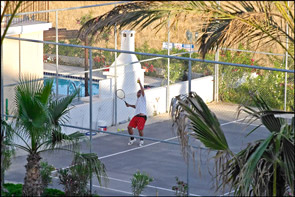 villa tennis court