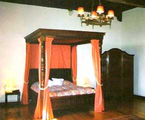 four poster bed