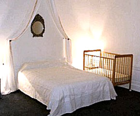 Château du Bijou bedroom
