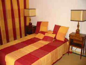 villa bedroom