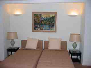 villa bedroom 2