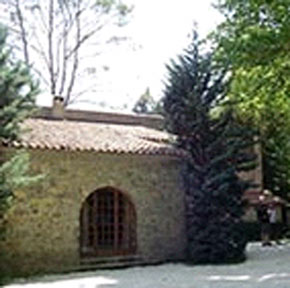 meounes villa entrance