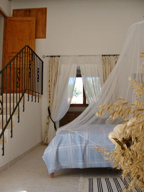 villa bedroom