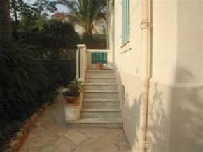 Villa 1464 steps