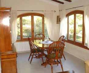 Villa dining room
