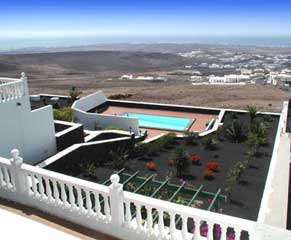 Lanzarote villa with pool