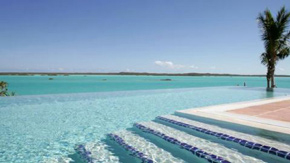 villa infinity pool turks & caicos