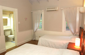 twin bedroom