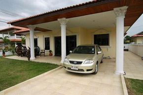 villa with car