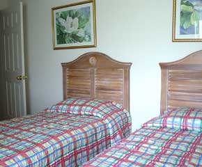 Twin bedroom