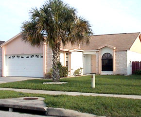 3 Bed home adapted to be wheelchair friendly, and communal pool