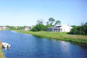 Florida villa on riverside